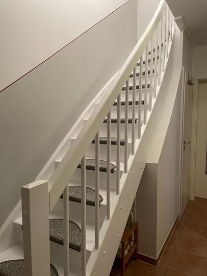 Treppe ins Obergeschoss