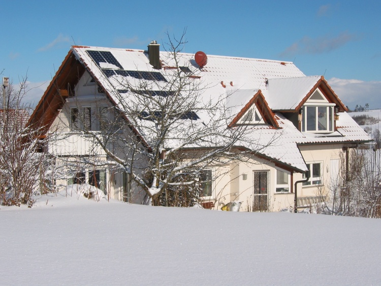 Haus im Winter Haus im Winter