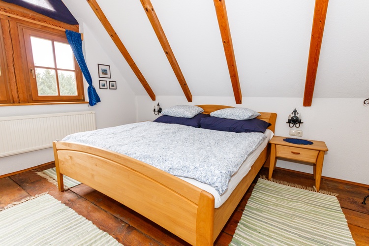 Schlafzimmer 1 im OG. Schlafzimmer 1 im OG.