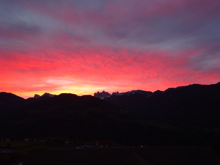 Sonnenaufgang, Foto vom Balkon der Ferienwohnung gemacht Sonnenaufgang, Foto vom Balkon der Ferienwohnung gemacht