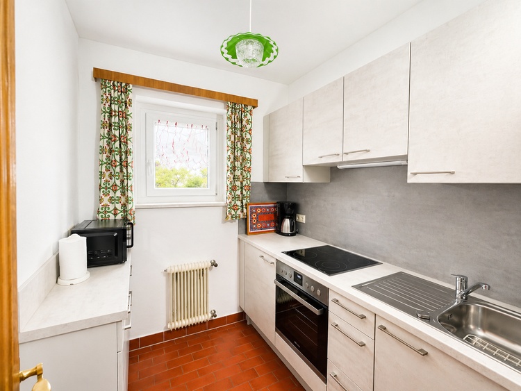 Voll ausgestattete Küche mit allem Komfort für genussvolles Kochen Voll ausgestattete Küche mit allem Komfort für genussvolles Kochen