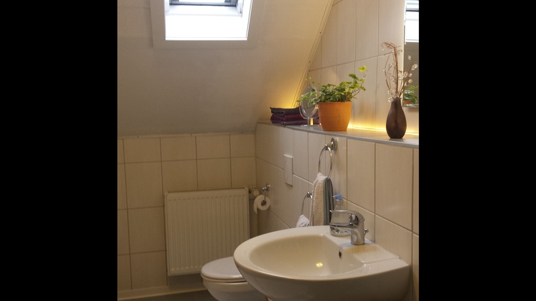 Bad mit Dusche Bad mit Dusche