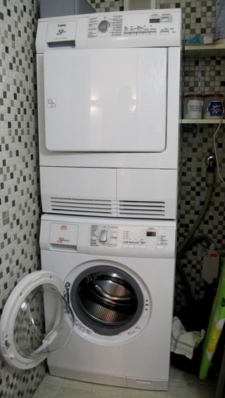 Waschmaschine und Wäschetrockner Waschmaschine und Wäschetrockner