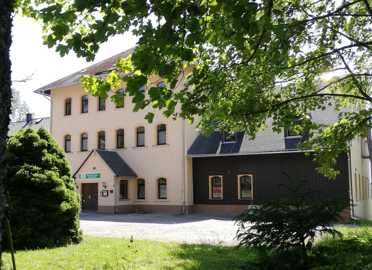 Gruppenhaus mit Hof Gruppenhaus mit Hof